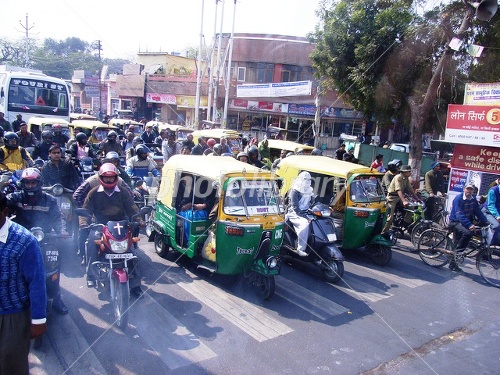 インドの通勤バイク